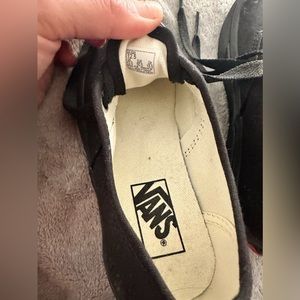 Brand new never been worn youth vans size 12.5 black